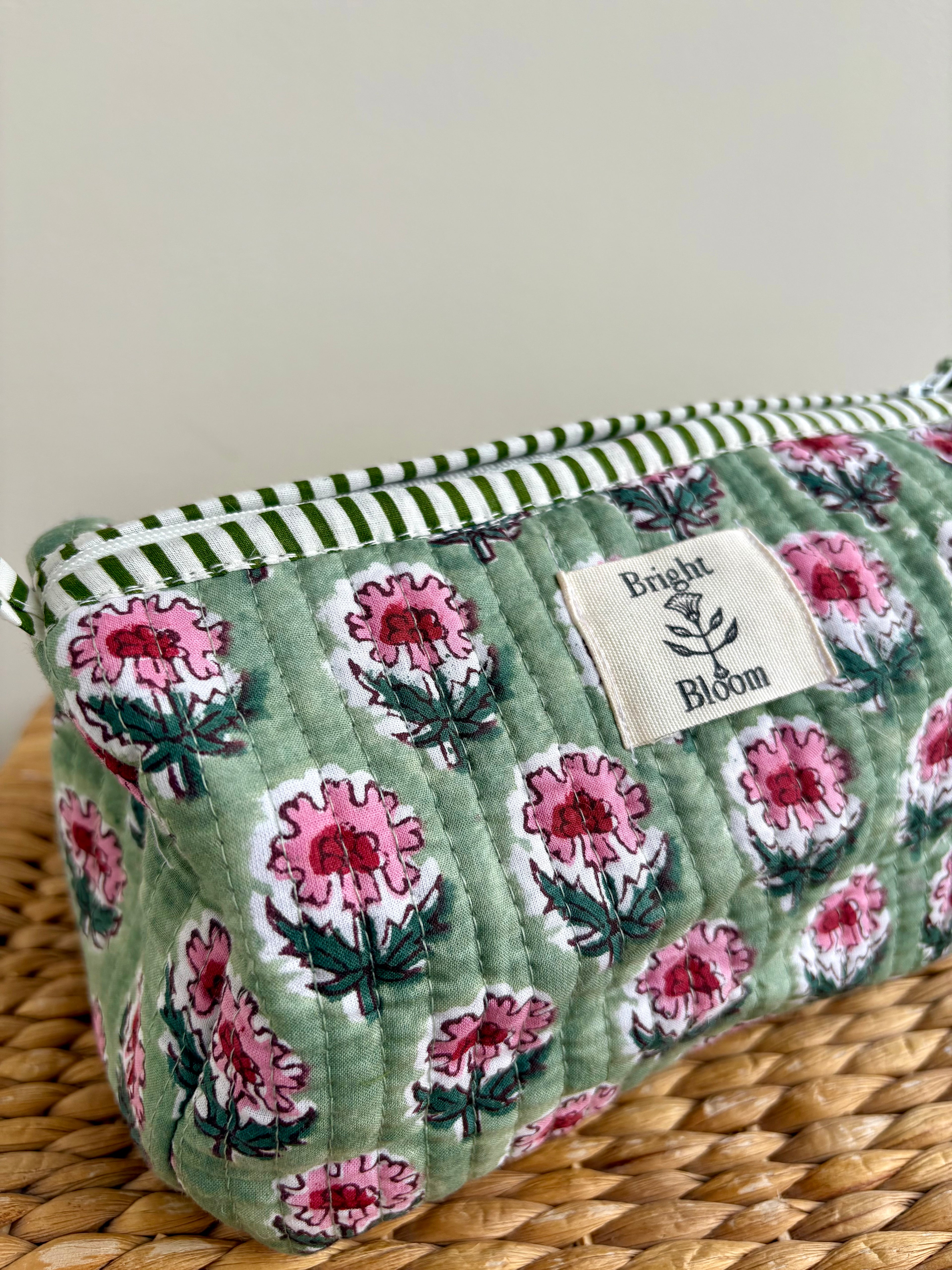 Small Wash Bag - Carnation