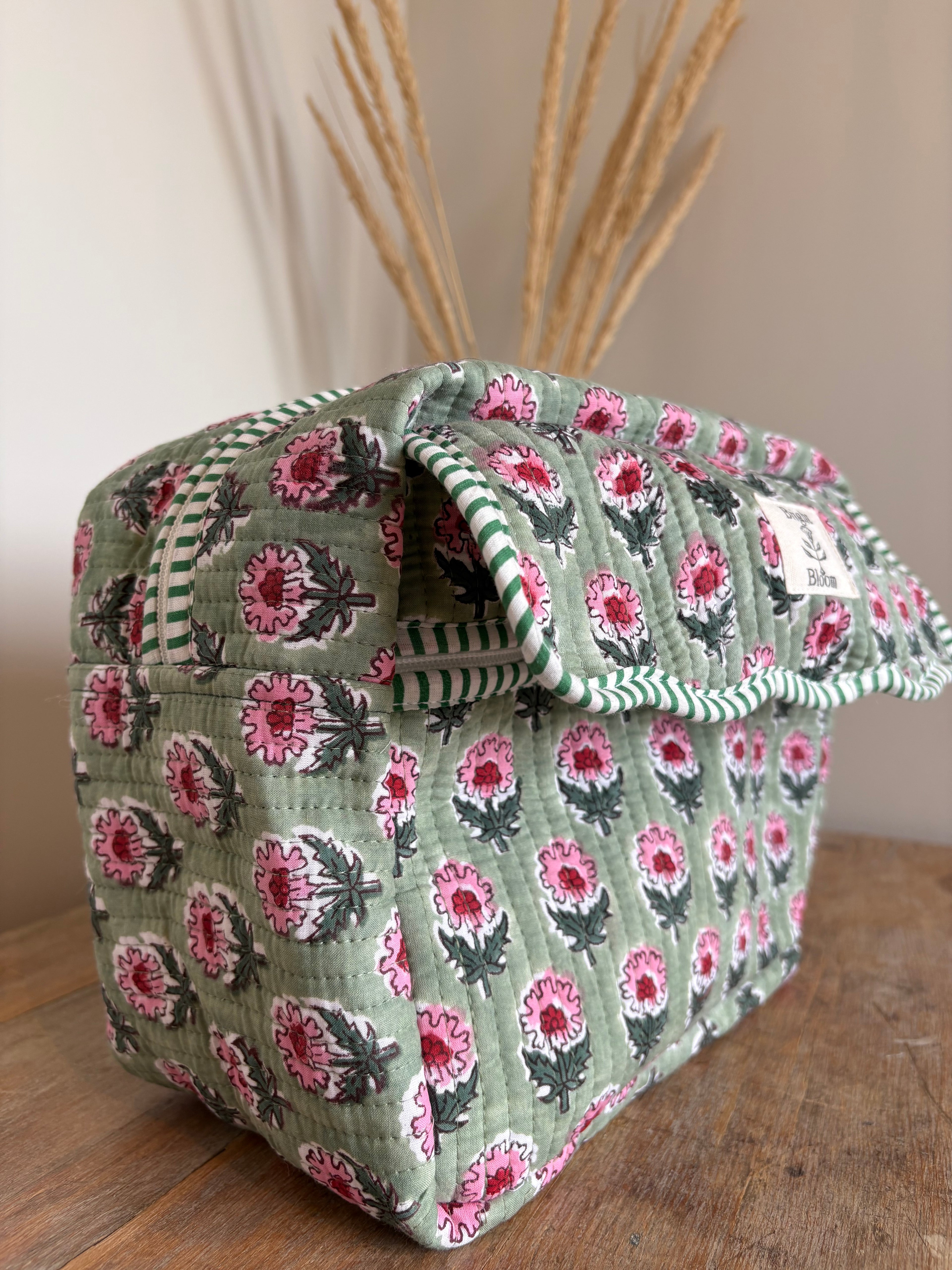 Large Wash Bag - Carnation