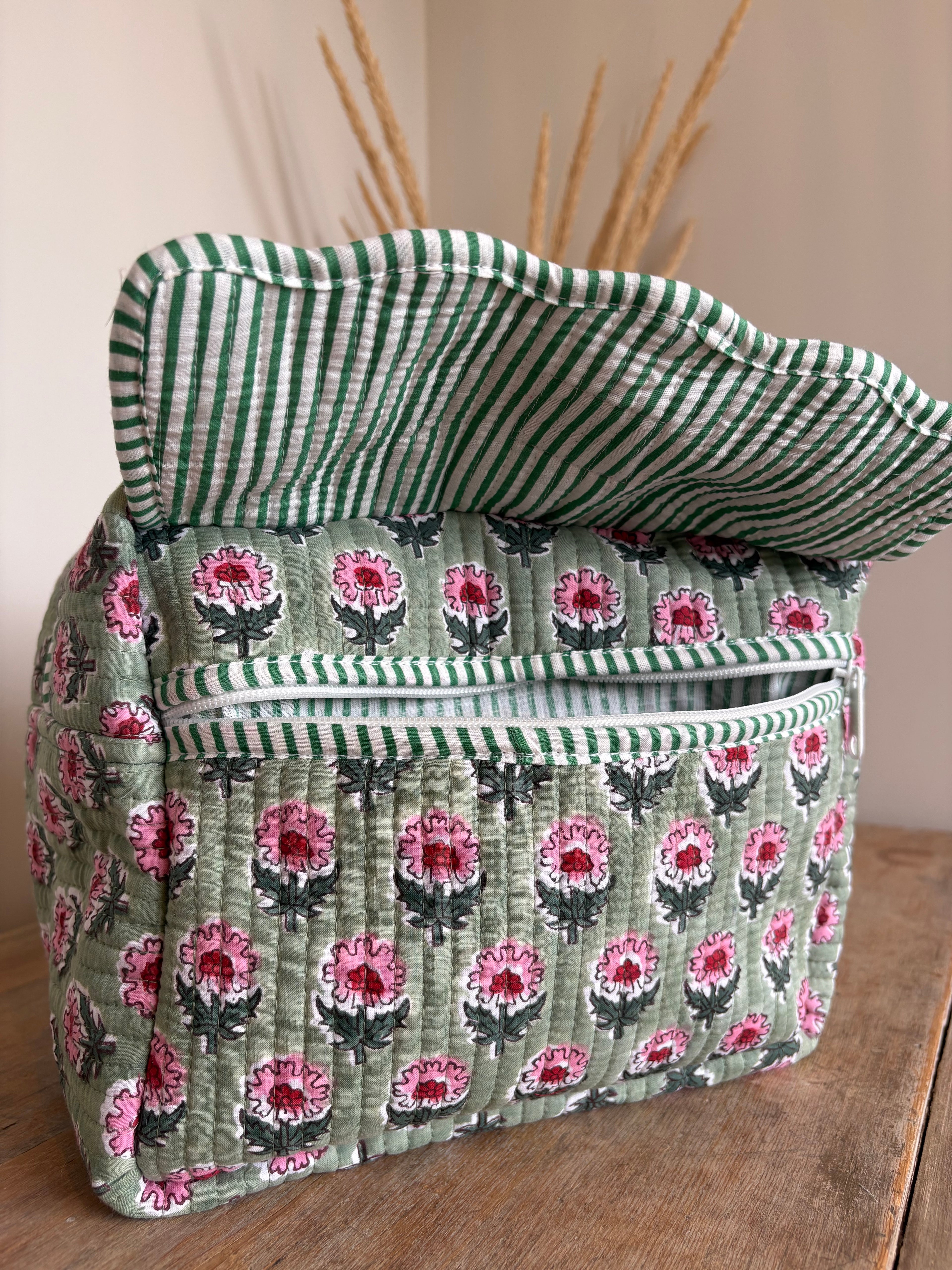 Large Wash Bag - Carnation