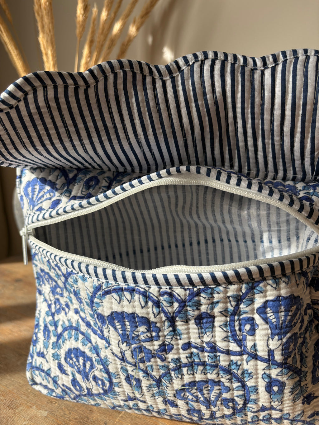 Large Wash Bag - Blue Vine