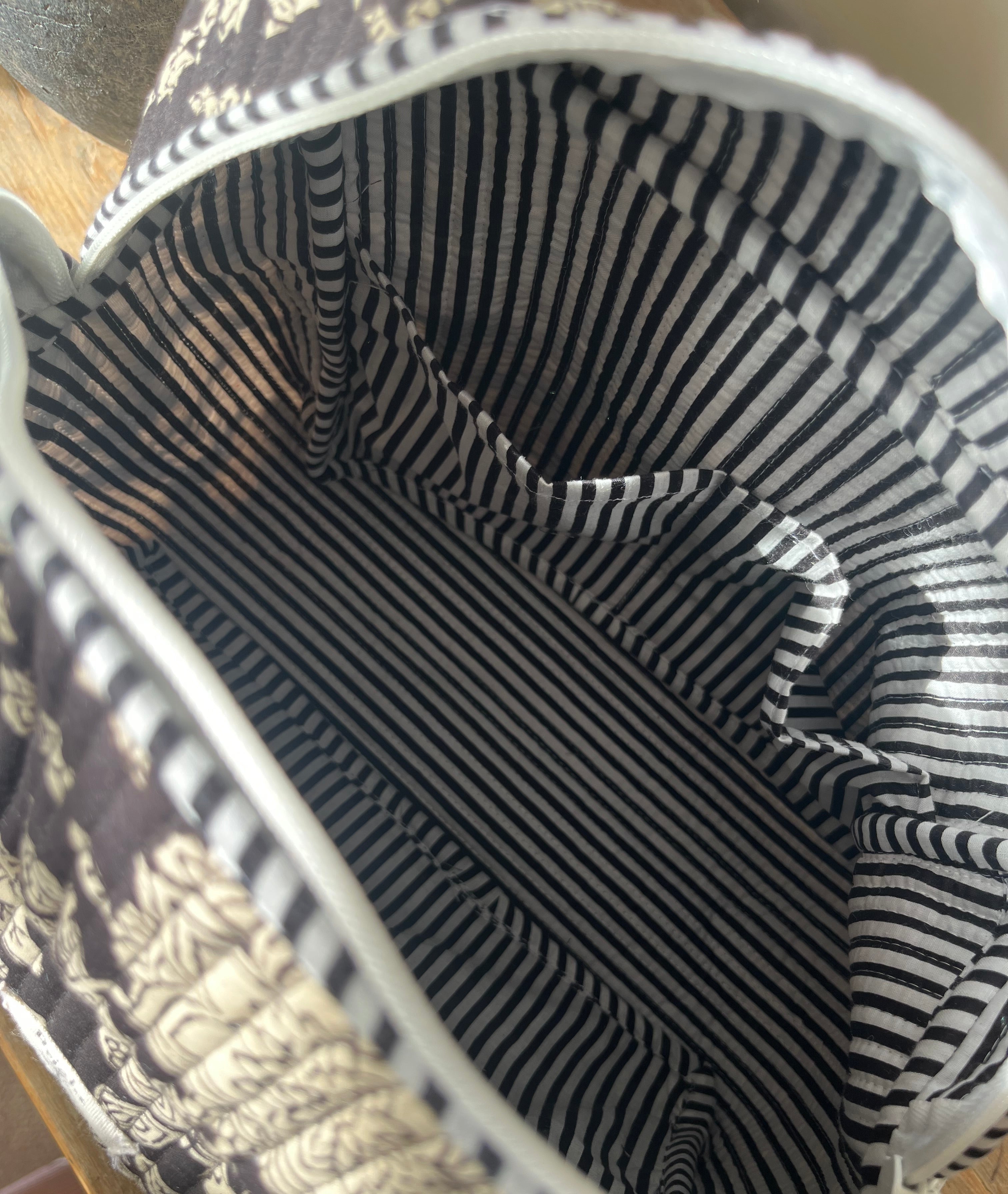 Scallop Wash Bag - Midnight Oud