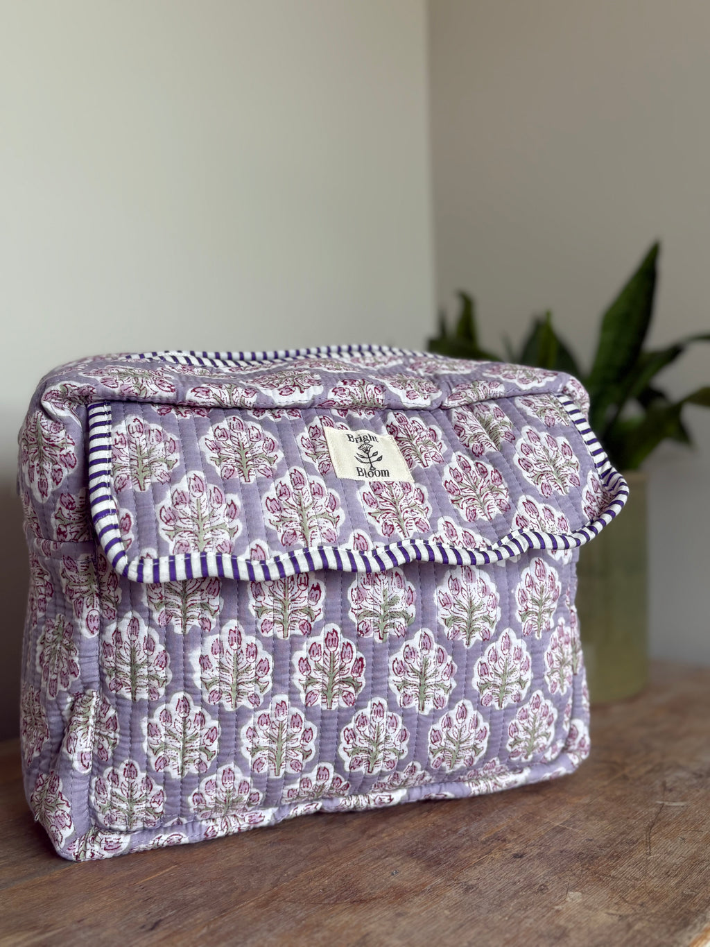 Scallop Wash Bag - Violet