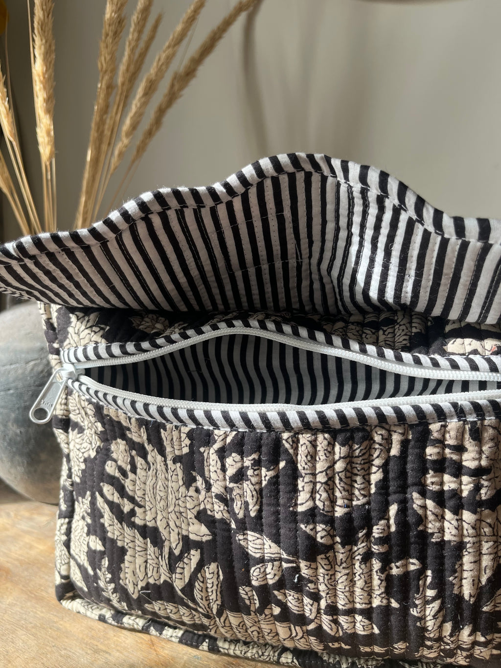 Scallop Wash Bag - Midnight Oud