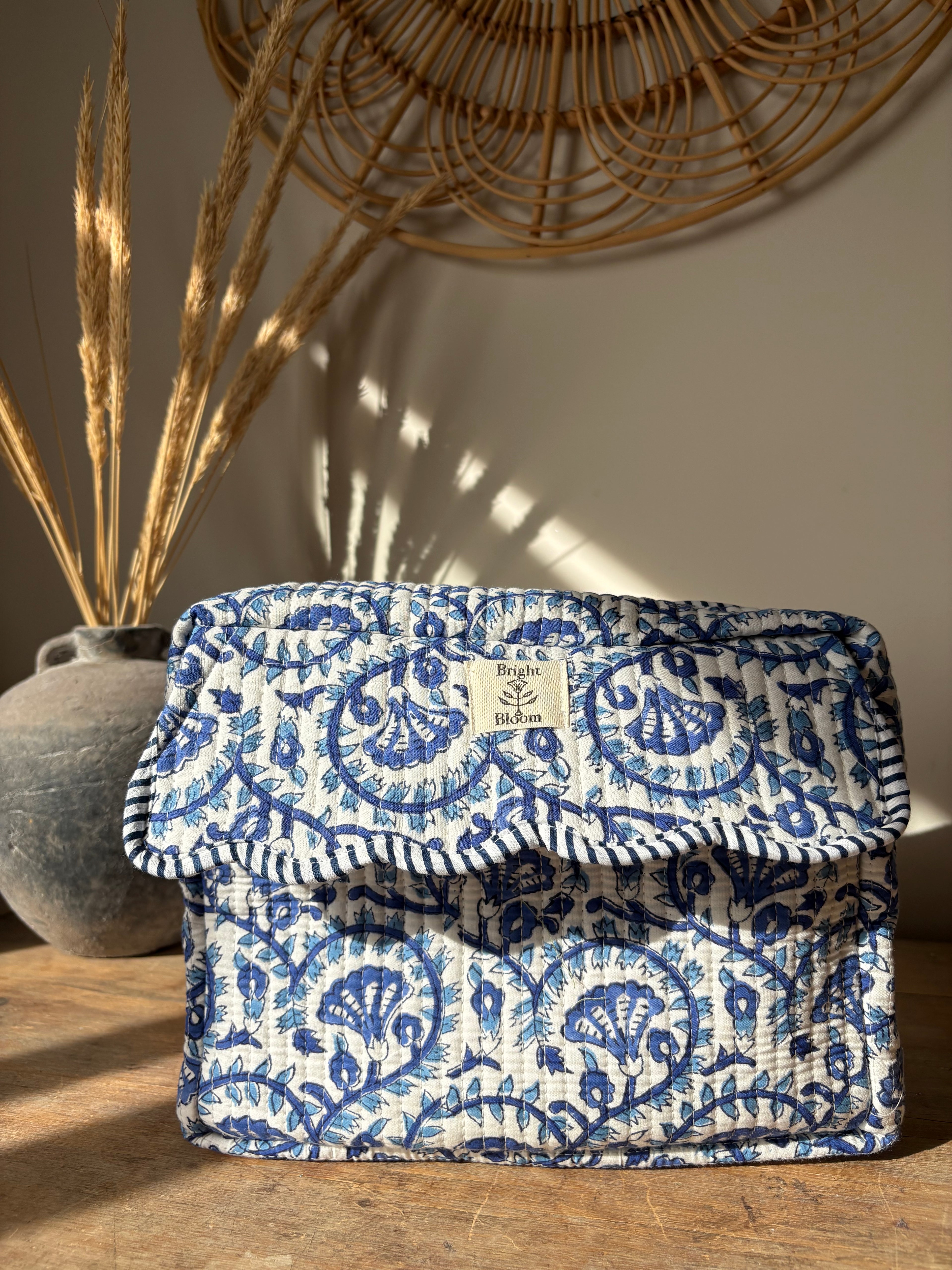 Large Wash Bag - Blue Vine