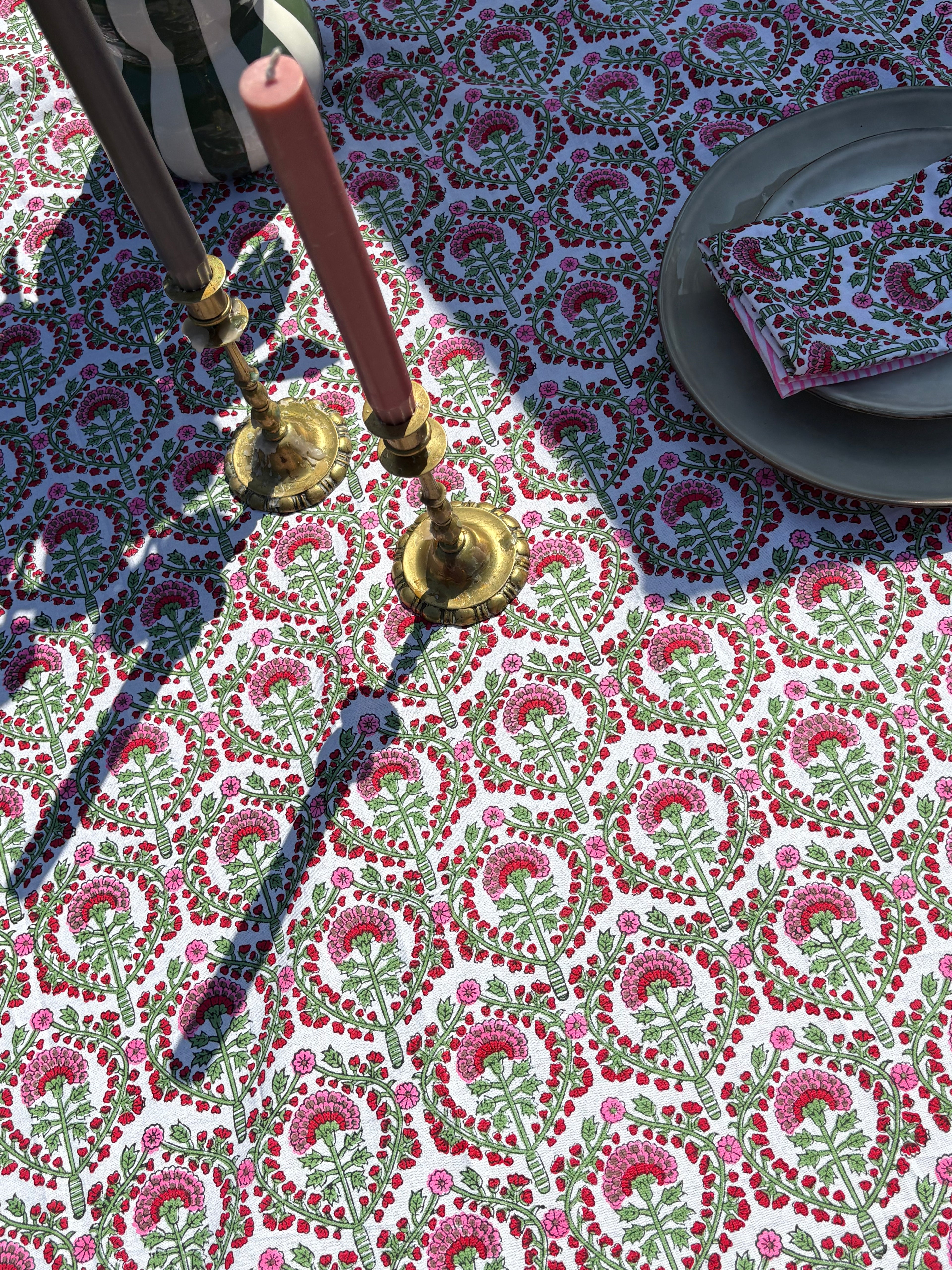 8 seater table cloth - Midsummer Bloom